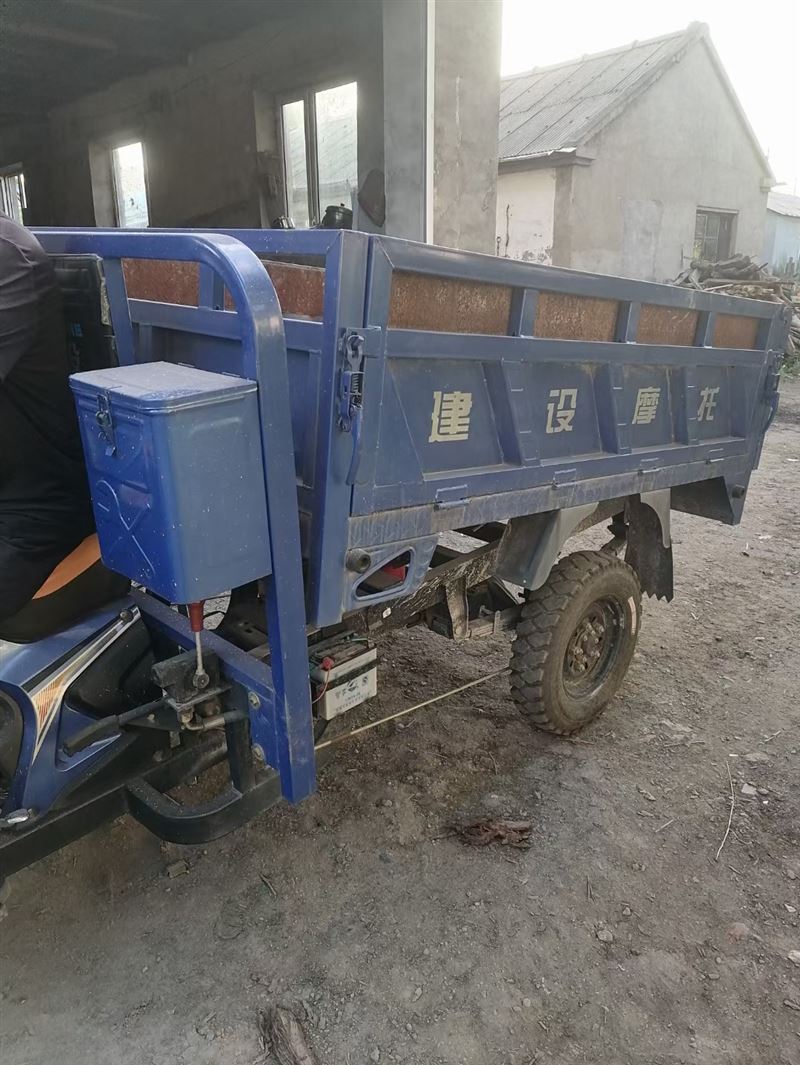 出售翻斗三輪車六千，沒(méi)出過(guò)力